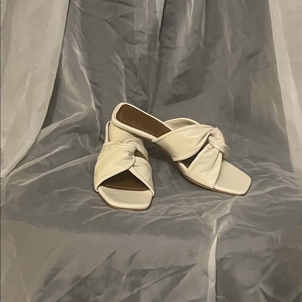 Elegant Cream Women's Knotted Slide Sandals
